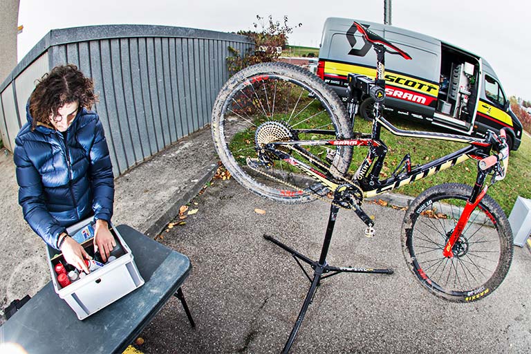 taart Uitsluiting Ga op pad How to Clean a Mountain Bike | Scott